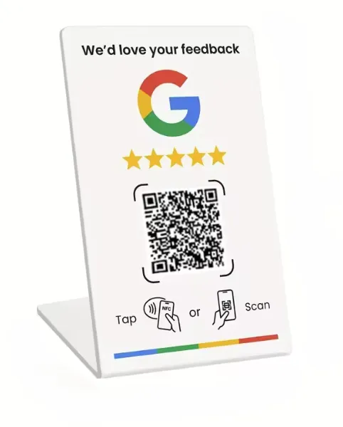 עמדת NFC לבנה לביקורות גוגל עומדת על דלפק קבלה